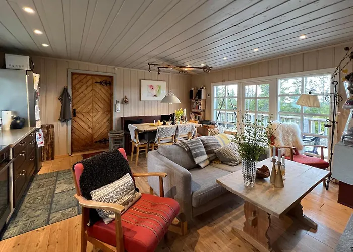 2 Bedroom Cozy In Hébergement de vacances *